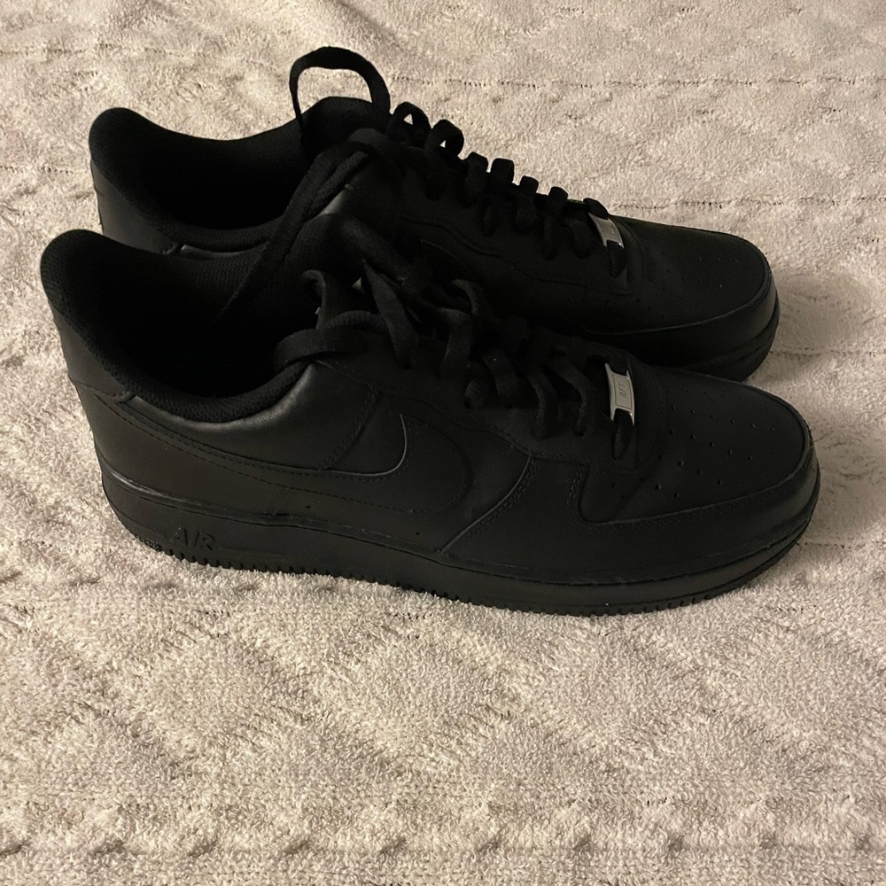 Air Force 1s black